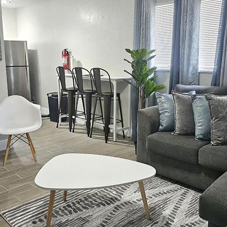 Big Tv Apartment 5 Miles From Hard Rock Casino Hollywood Zewnętrze zdjęcie