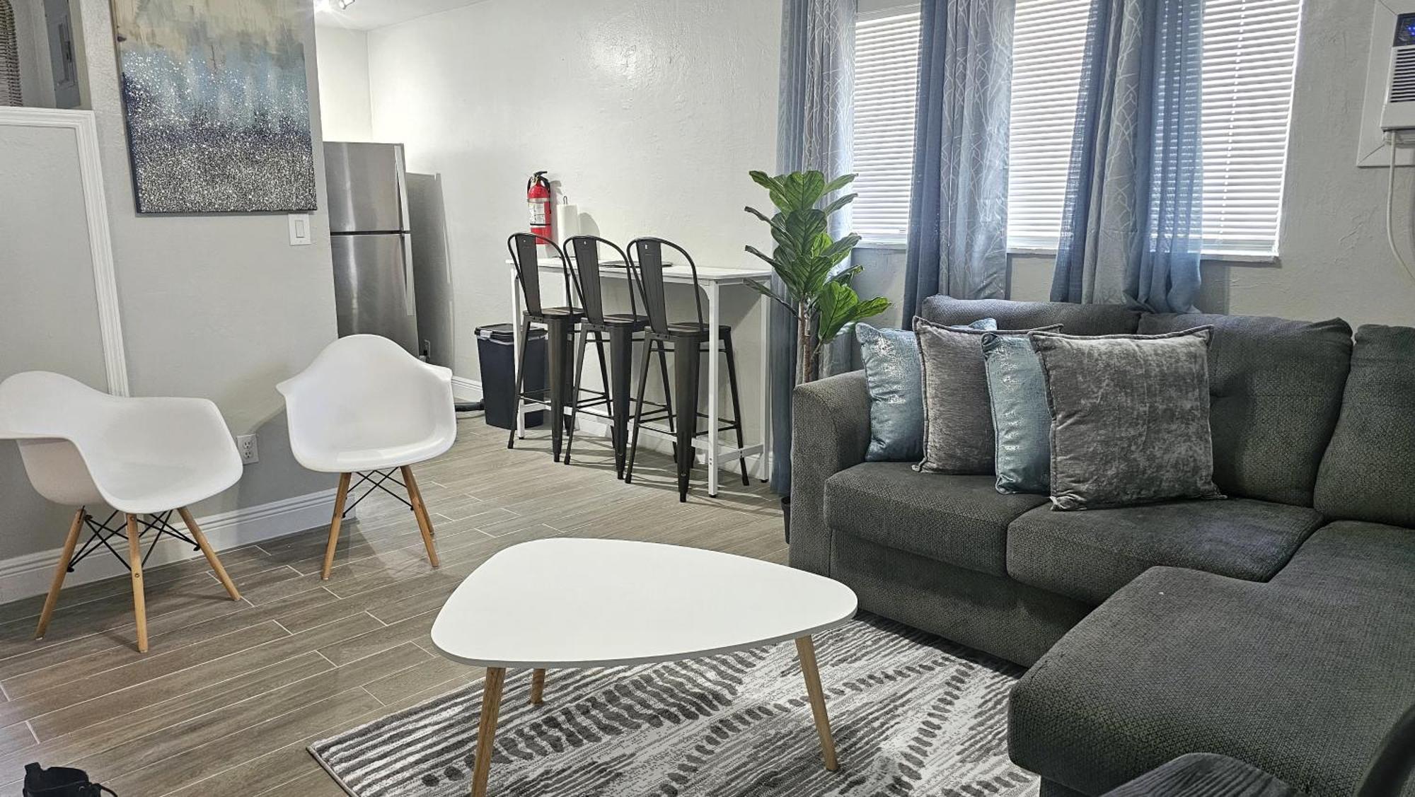 Big Tv Apartment 5 Miles From Hard Rock Casino Hollywood Zewnętrze zdjęcie